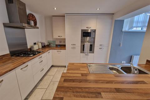 44 Comet Crescent, Calne, SN11 8FT