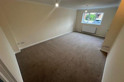 3 bedroom terraced house to rent, Ambleside Gardens, Peterborough PE4