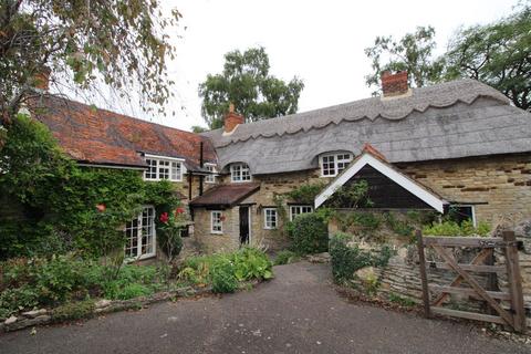 4 bedroom cottage for sale, HIGH STREET, STOKE GOLDINGTON