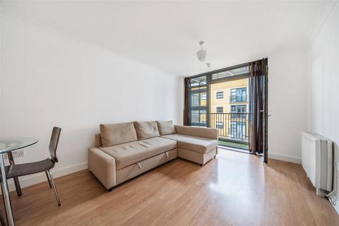 1 bedroom apartment to rent, Maltings Close, London E3