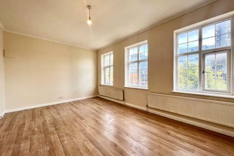 2 bedroom flat to rent, Tolworth Broadway, Tolworth, KT6