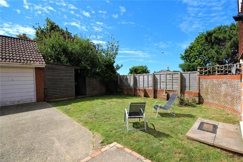 4 bedroom detached house to rent, Silver Birch Drive, Durrington, BN13