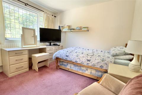 26 Carlton Close, Parkgate, Neston, CH64 6TD