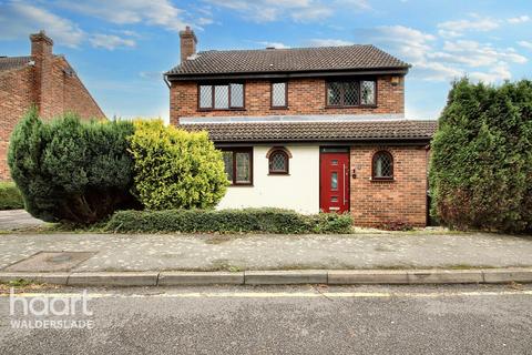 2 Barling Close, Chatham, ME5 9RL