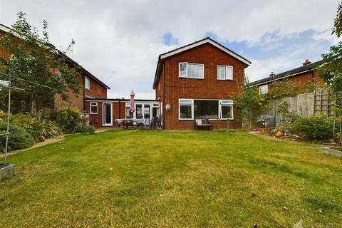 4 bedroom detached house for sale, Park View, Longmeadow, Stevenage SG2