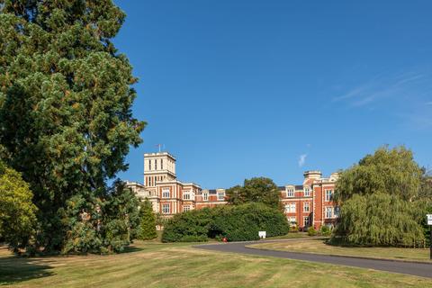 3 bedroom apartment for sale, Royal Earlswood Park, Victoria Court Royal Earlswood Park, RH1