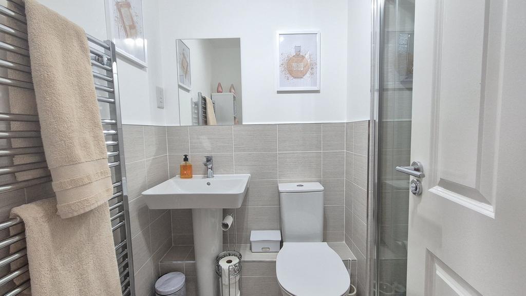 2nd En-suite