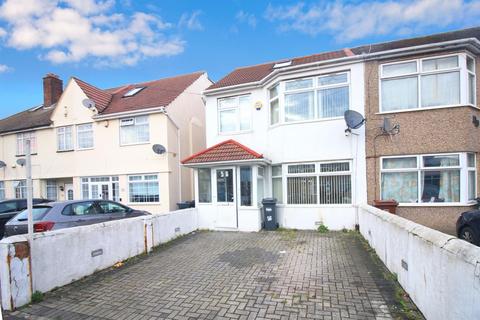 5 bedroom semi-detached house to rent, Clifford Road, Hounslow TW4