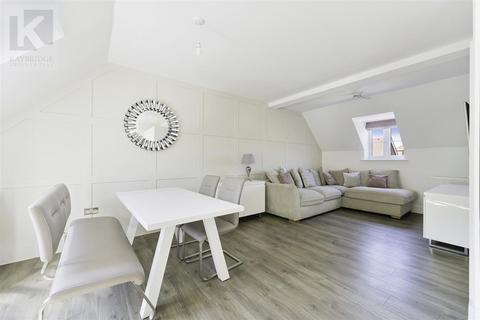 2 bedroom apartment for sale, Dover Road, Tadworth, KT20