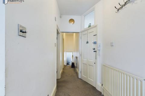 2 bedroom flat for sale, Croydon Road, Caterham CR3