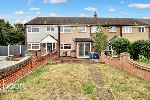 3 bedroom terraced house for sale, Linley Close, East Tilbury Village