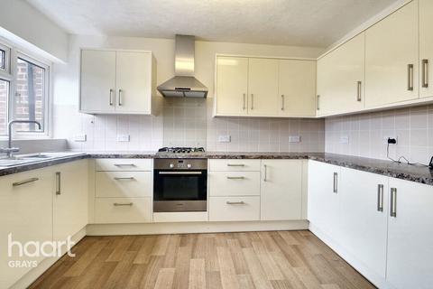 3 bedroom terraced house for sale, Linley Close, East Tilbury Village