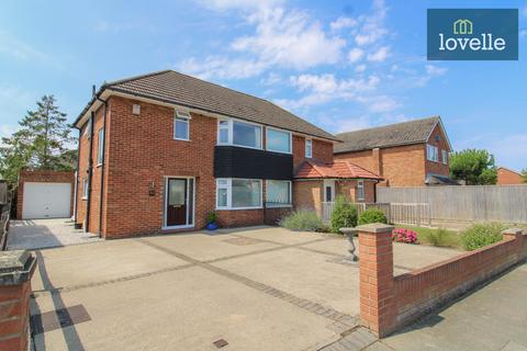 3 bedroom semi-detached house for sale, Windermere Avenue , Grimsby DN33