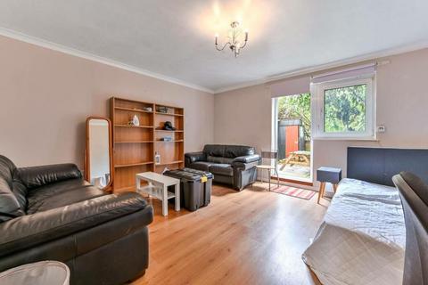 4 bedroom flat to rent, Ampthill Square, London NW1