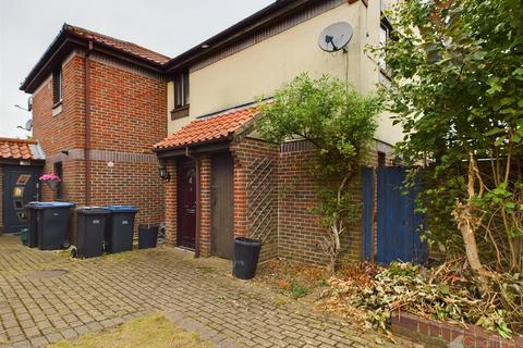 36 Copshall Close, Harlow, CM18 7LJ