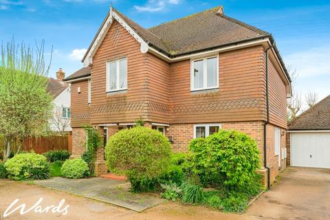 4 bedroom detached house to rent, Shuttle Close Biddenden TN27