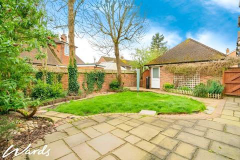 4 bedroom detached house to rent, Shuttle Close Biddenden TN27