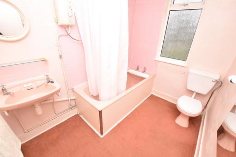 9 Reynolds Avenue, Chadwell Heath, Romford, RM6 4NT