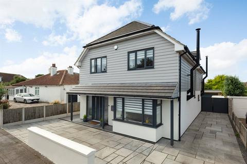 3 bedroom detached house for sale, Sea View Avenue, Birchington