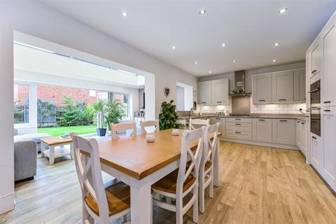 4 bedroom detached house for sale, Yew Gardens, Waterlooville, Hampshire