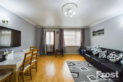 2 bedroom terraced house for sale, Peninsular Close, Feltham, TW14