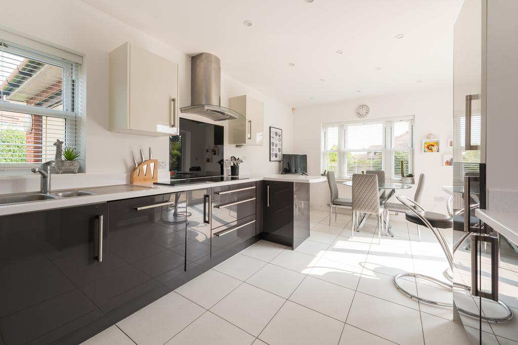 Kitchen/Breakfast Room