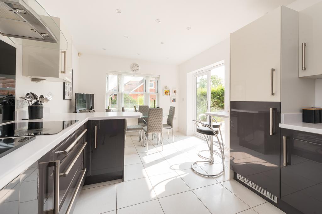 Kitchen/Breakfast Room