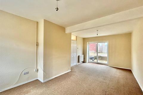 3 bedroom end of terrace house for sale, Badminton Road, Gloucester GL4