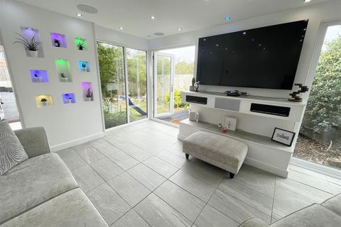 6 Ashwell Close, Swindon, SN3 1DY