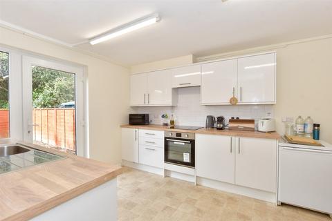 2 bedroom ground floor flat for sale, Bradshaw Road, Chichester, West Sussex