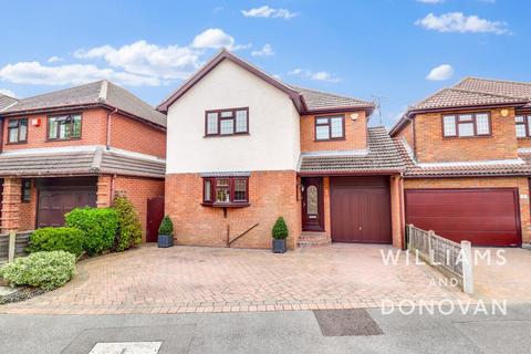 4 bedroom detached house for sale, Saxonville, Benfleet