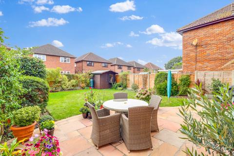 4 bedroom detached house for sale, Saxonville, Benfleet