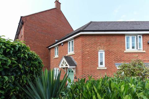 3 bedroom semi-detached house for sale, Finedon Road, Wellingborough NN8