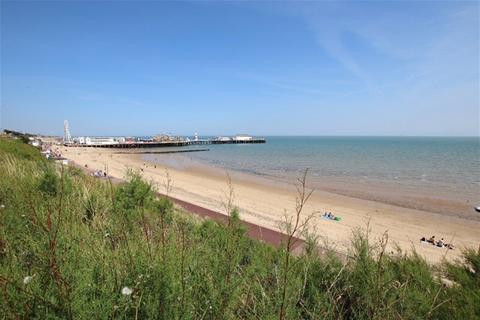 2 bedroom flat for sale, Marine Parade West, Clacton on Sea