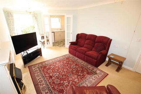 2 bedroom flat for sale, Marine Parade West, Clacton on Sea