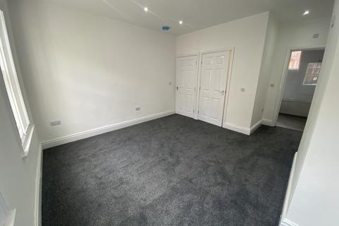 1 bedroom apartment to rent, Flat 1 , 10a Carter Gate