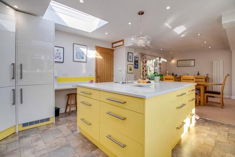 4 bedroom detached house for sale, Yew Tree Lane, Holmbridge, Holmfirth