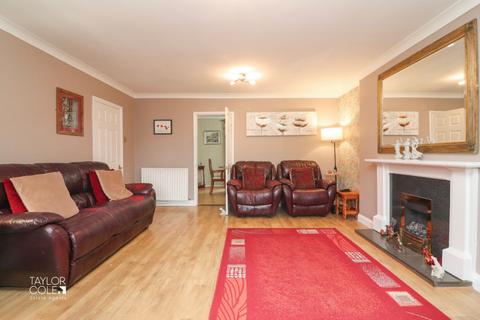 41 Arkle, Dosthill, Tamworth, B77 1NE