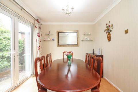 41 Arkle, Dosthill, Tamworth, B77 1NE