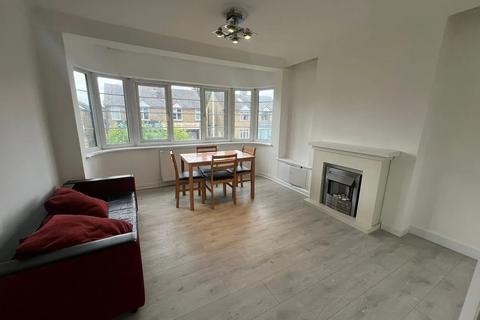 2 bedroom flat to rent, Swan Road, West Drayton