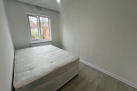 2 bedroom flat to rent, Swan Road, West Drayton