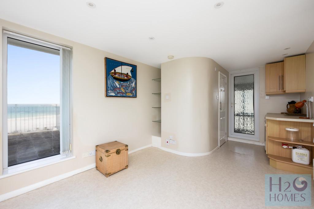 High Street 2-8 Highcliff Court Flat 26 B-003