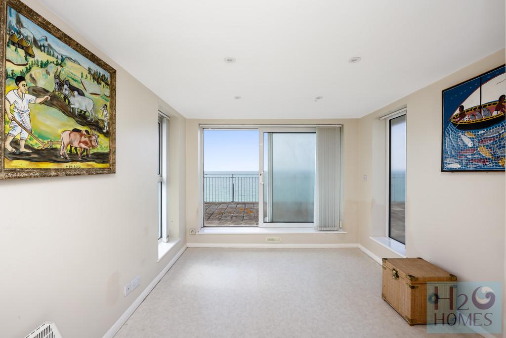 High Street 2-8 Highcliff Court Flat 26 B-001
