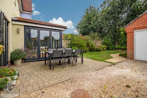 25 Archer Crescent, Tiptree, Colchester, CO5 0GS