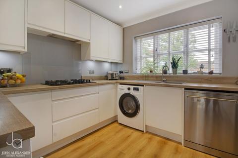 25 Archer Crescent, Tiptree, Colchester, CO5 0GS