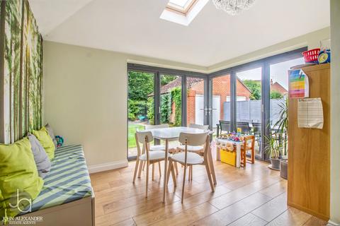 25 Archer Crescent, Tiptree, Colchester, CO5 0GS