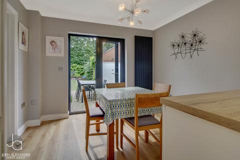 25 Archer Crescent, Tiptree, Colchester, CO5 0GS