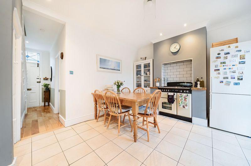 Kitchen Diner angle