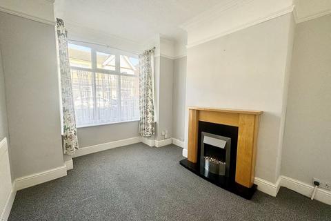 120 Fairmont Road, Grimsby, DN32 8DX