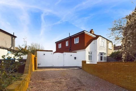 5 bedroom semi-detached house for sale, FOXON LANE, CATERHAM ON THE HILL